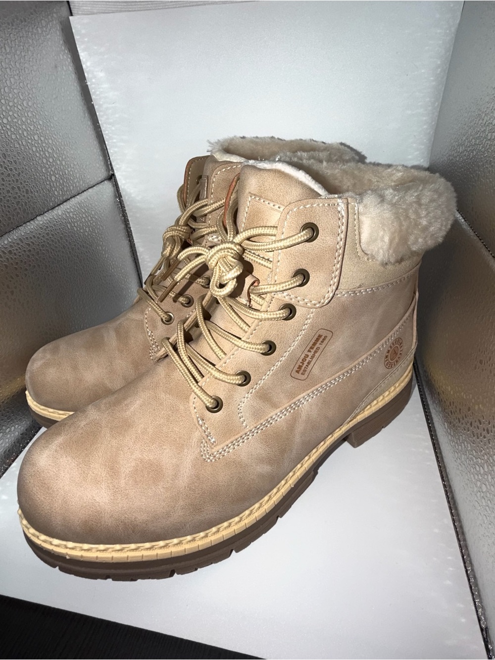 Anjou Femme Women's size 10 Faux Fur Lined Lace-Up Ankle Boots - Beige NWT